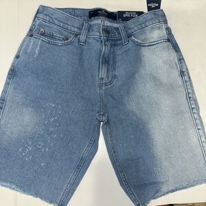 Hollister NWT Size 26  Shorts Denim Epic Flex Distressed Raw Hem  9"